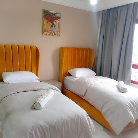 Nouveau Appartement Au Plein Centre-Ville En Face Hilton Tangier Bagian luar foto