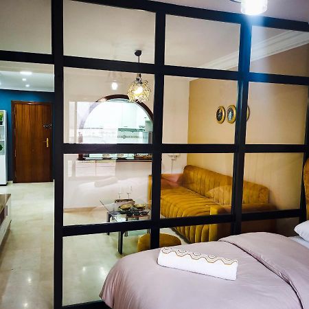 Nouveau Appartement Au Plein Centre-Ville En Face Hilton Tangier Bagian luar foto