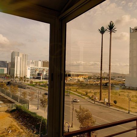 Nouveau Appartement Au Plein Centre-Ville En Face Hilton Tangier Bagian luar foto
