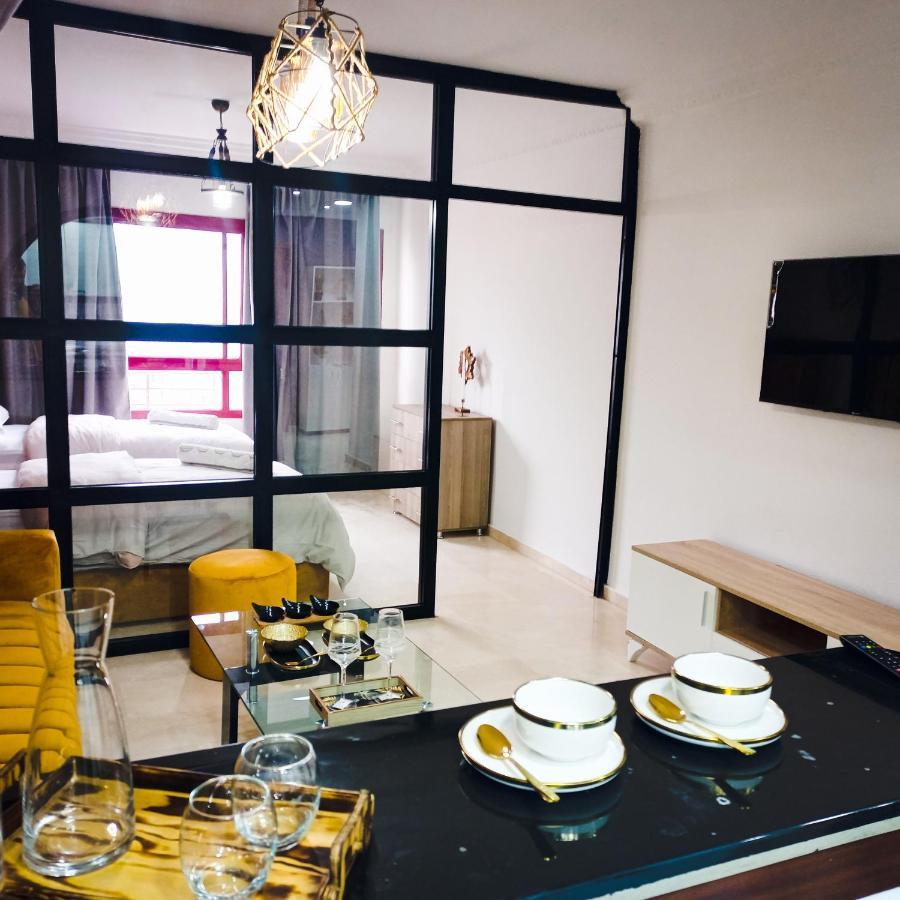 Nouveau Appartement Au Plein Centre-Ville En Face Hilton Tangier Bagian luar foto