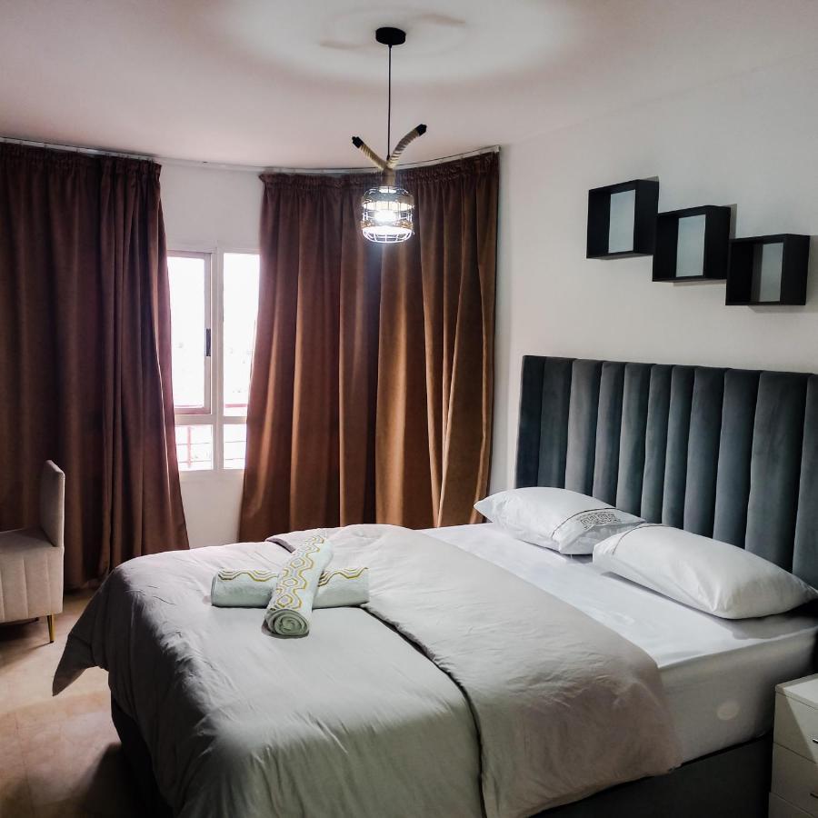 Nouveau Appartement Au Plein Centre-Ville En Face Hilton Tangier Bagian luar foto