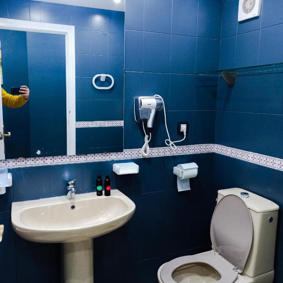 Nouveau Appartement Au Plein Centre-Ville En Face Hilton Tangier Bagian luar foto